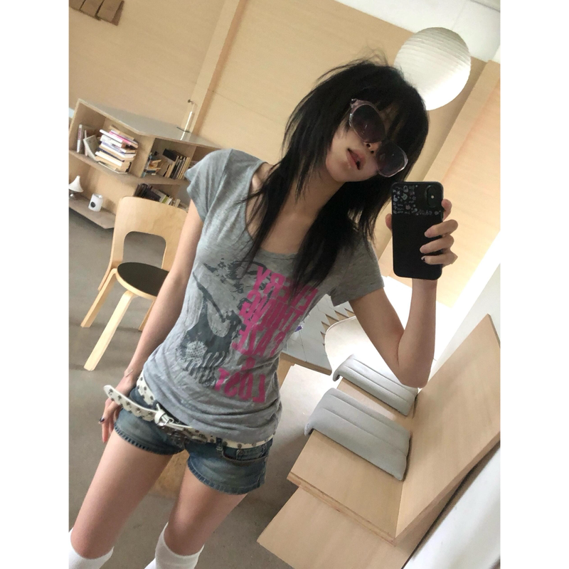 American Retro Contrasting Color Letter Printed Short-Sleeved T-Shirt for Women in Summer, Slim Fit and Slimming Y2K Light Asian Style Vintage Style Top American Retro Contrasting Color Letter Printed Short-Sleeved T-Shirt for Women in Summer, Slim Fit and Slimming Y2K Light Asian Style Vintage Style Top