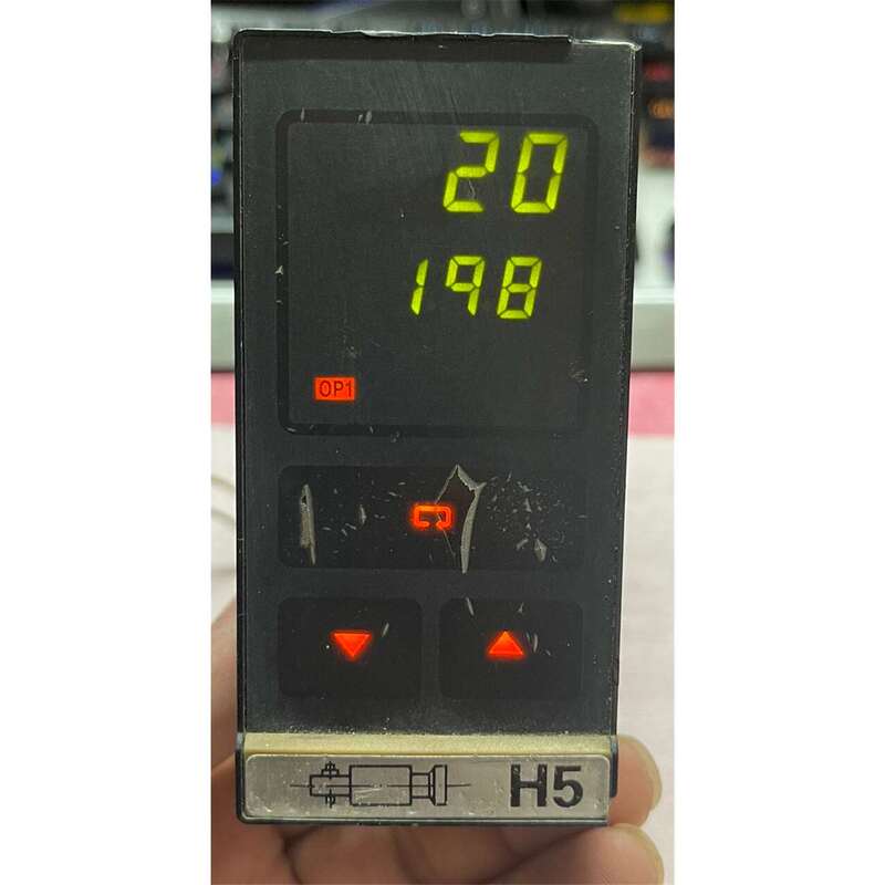 Negotiable Price~ European-Style 94 Temperature Controller, the Device Has Been Disassembled, and Is in Normal Working Condition.