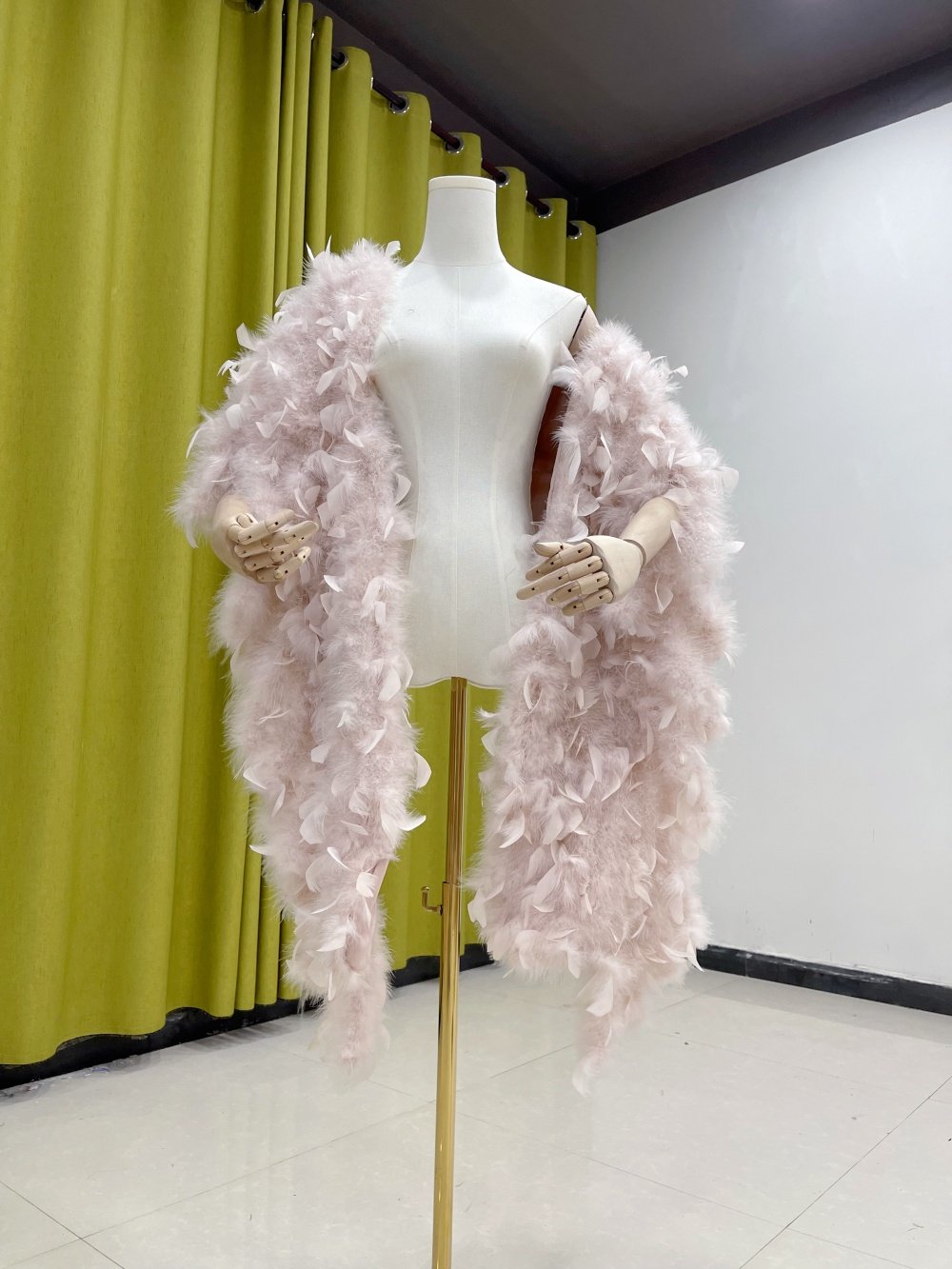 アンティーク雑貨 Pale Peach Ivory Feather Shawl Pale Peach Ivory Feather Shawl 【公式通販】