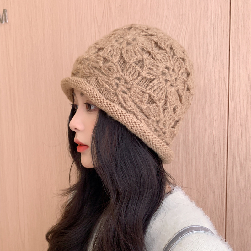 Winter woolen knitted hat, western style, flowered