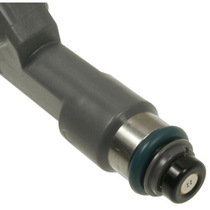 Fuel injector 86536080 55559397 suitable for volvo oil injector auto parts