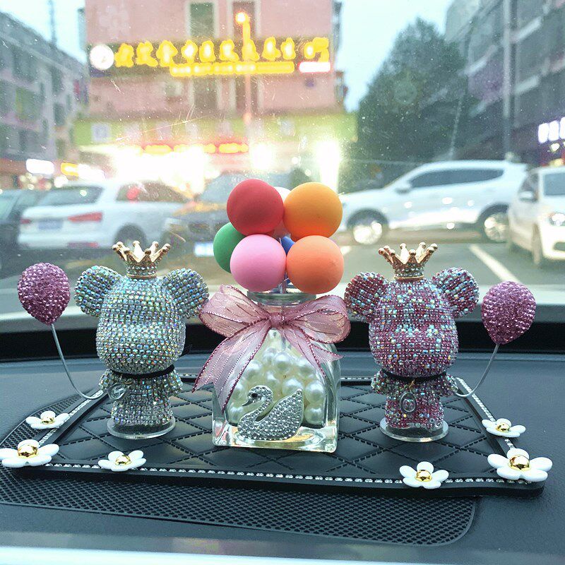 Big-headed bear center console ins net red car interior accessories high-end car perfume ornaments personality creative high-grade