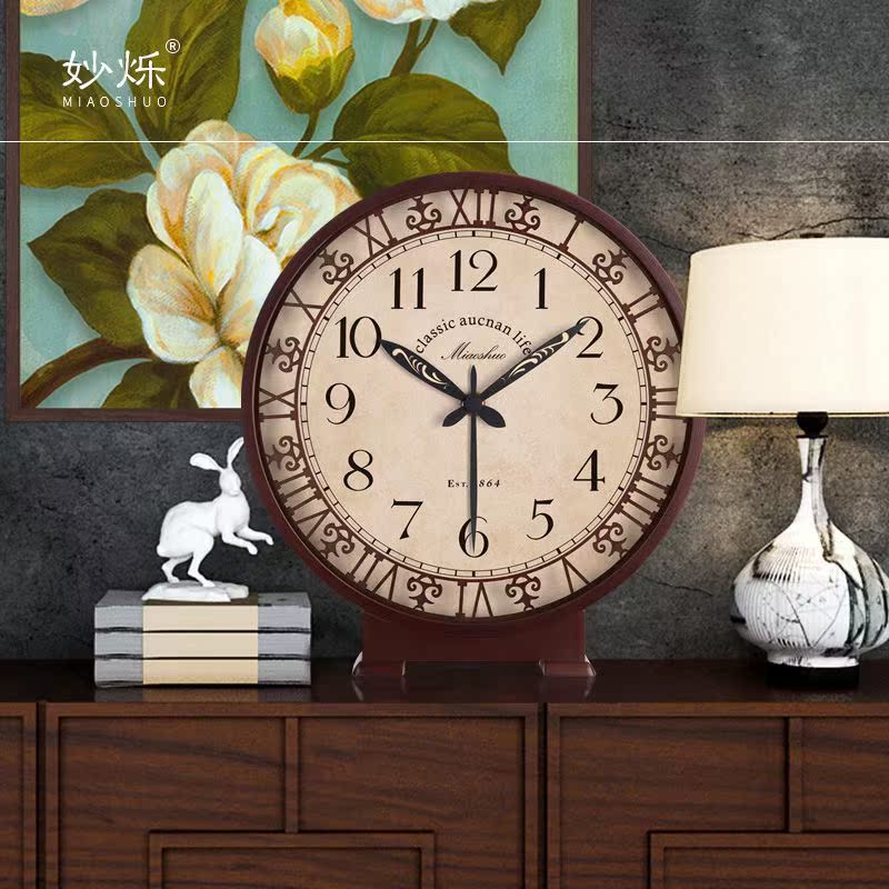 New American light luxury table clock and clock ornaments retro large table clock European table clock mute living room creation