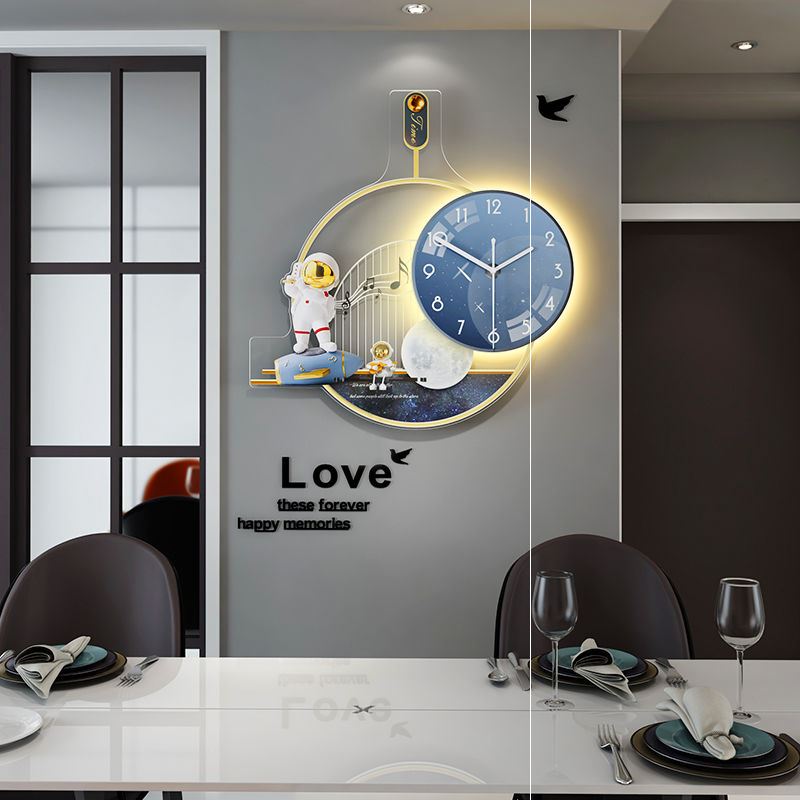 New new red astronaut Astronaut Dining Room Creative and watch clock clock new hanging bell Living room Modern decoration hanging table Jing