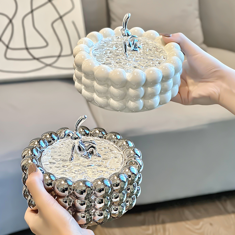 Light and luxurious ceramic ashtrays Home Living room Advanced sense creative personality upscale atmosphere with cover anti-fly ash swing piece-Taobao