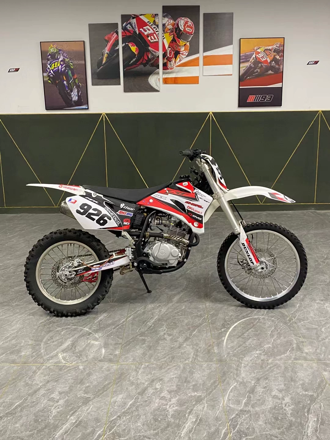 Подержанный 250 горный внедорожник высокой качества мотоцикл 150 гоночный 125 гоночный Huayang Zong Shenbo Sugamas