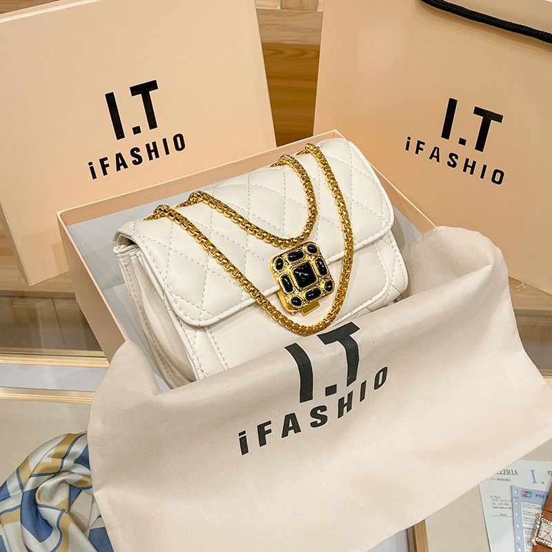 Sweet ins women's bag high-quality messenger bag 2022 new summer all-match chain shoulder bag trendy small square bag