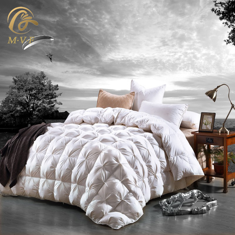 Winter thickening down is 95 white velvet winter by the core single double in spring and autumn is warmed by the quilt