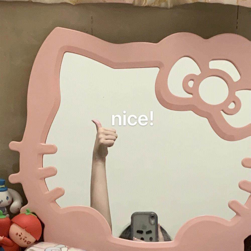 Зеркало kitty桌上化妆镜子梳妆台面式学生宿舍家用浴室卫生间挂墙免打孔