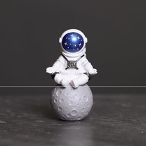 Astronaut ornaments small astronaut model car modern home living room desktop car decorations birthday ceremony