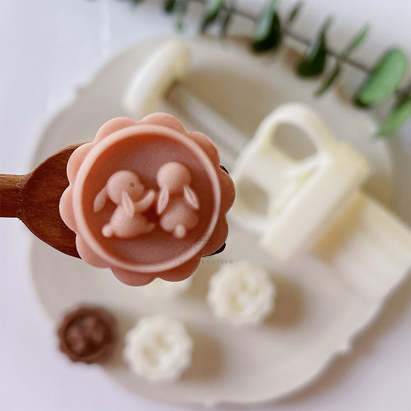 Mini mini moon cake mold abrasive baking model printing tool hand pressure type to make ice skin dessert pastry embossed mold