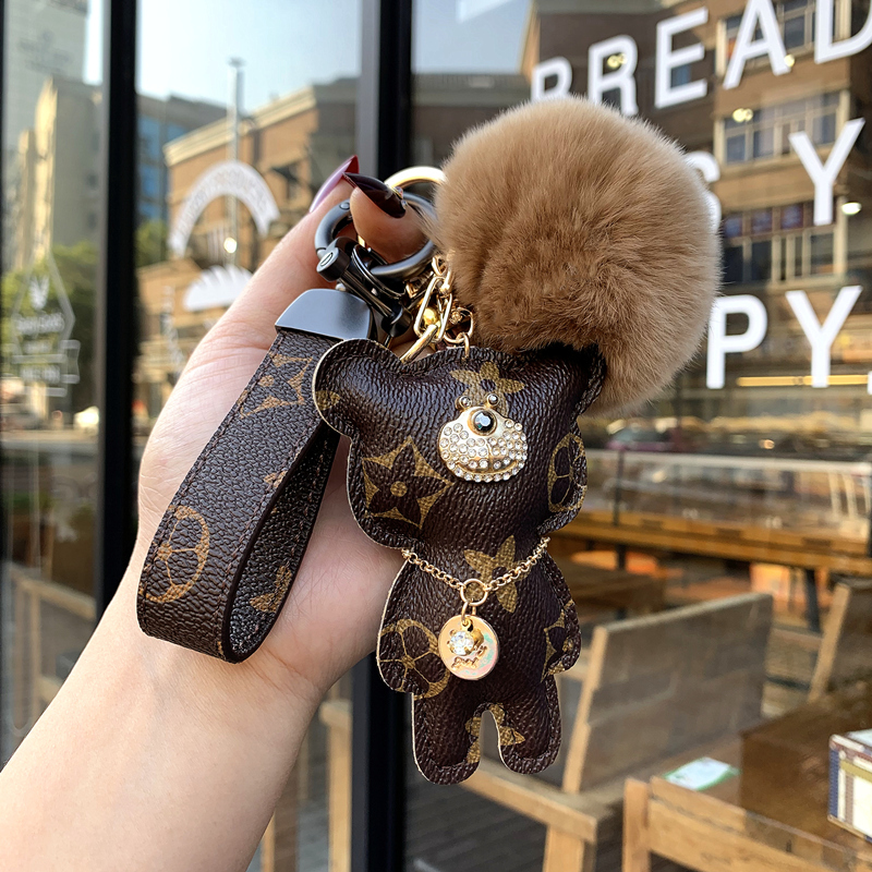 Suitable for Lv Bear Keychain, Personalized Leather Keychain, Creative Car Keychain, Unisex Couple Bag Pendant