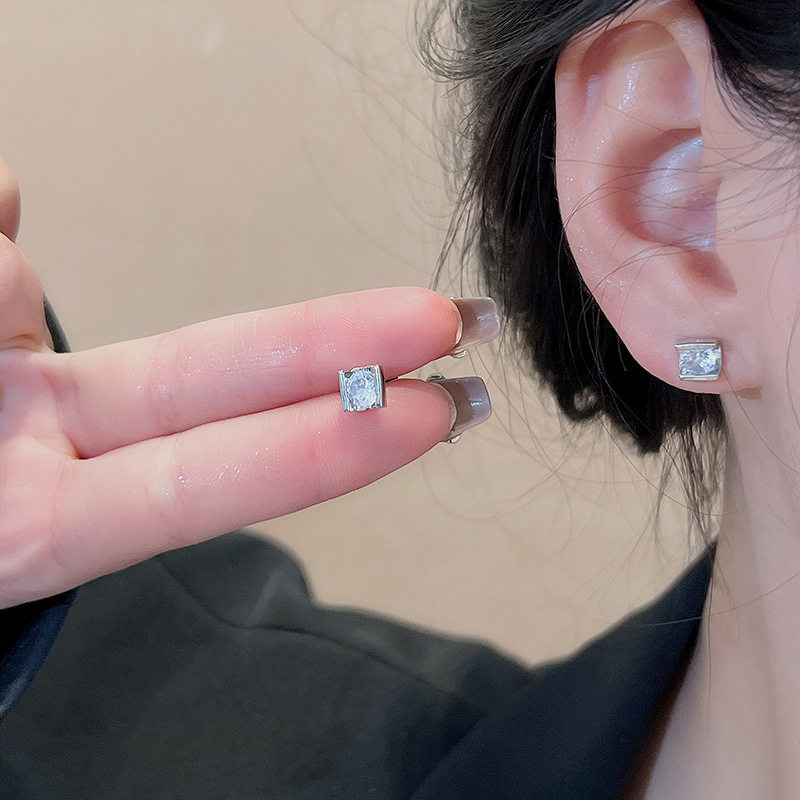 E5688 Серебро