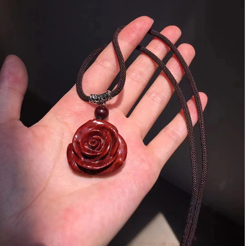 Authentic Indian Leaf Palette Rose Pending Female Hanging Honolulu Honolu Handling Men and Women Necklace