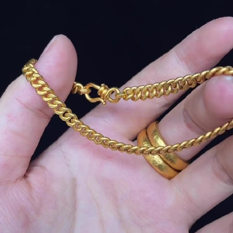Gold Cuban Thick Plain Bracelet, 18K Gold, Light Luxury, High-End Feel, Stylish and Trendy, Side-Cut Horsewhip Design