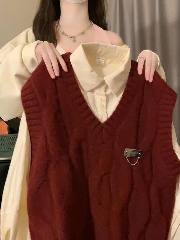 New Year's Outfit Burgundy Vest Sweater for Women Autumn and Winter 2024 New Model Year of the Dragon Zodiac Year Knitted Sleeveless Top