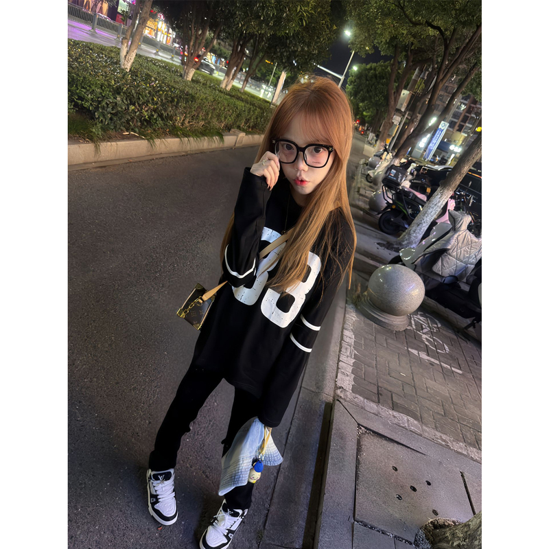 Chinese Trendy Brand Color-Blocked Digital Print Long-Sleeve T-Shirt for Women, Autumn American High Street Style, Loose and Casual Base Shirt Top Chinese Trendy Brand Color-Blocked Digital Print Long-Sleeve T-Shirt for Women, Autumn American High Street Style, Loose and Casual Base Shirt Top