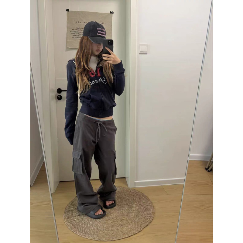 American Retro Patchwork Embroidered Hooded Sweatshirt for Women, Spring and Autumn Thin Style, Slim Fit, Sweet and Spicy Casual Sports Jacket American Retro Patchwork Embroidered Hooded Sweatshirt for Women, Spring and Autumn Thin Style, Slim Fit, Sweet and Spicy Casual Sports Jacket