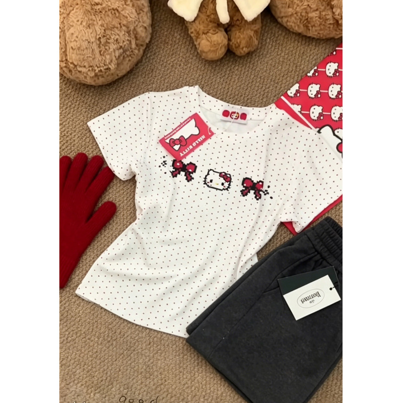 Sweet and Cool Style Kitty Cat Print Polka Dot Regular Shoulder Short-Sleeve T-Shirt for Women, Summer Design, Sweet and Age-Reducing Slim-Fit Top Sweet and Cool Style Kitty Cat Print Polka Dot Regular Shoulder Short-Sleeve T-Shirt for Women, Summer Design, Sweet and Age-Reducing Slim-Fit Top