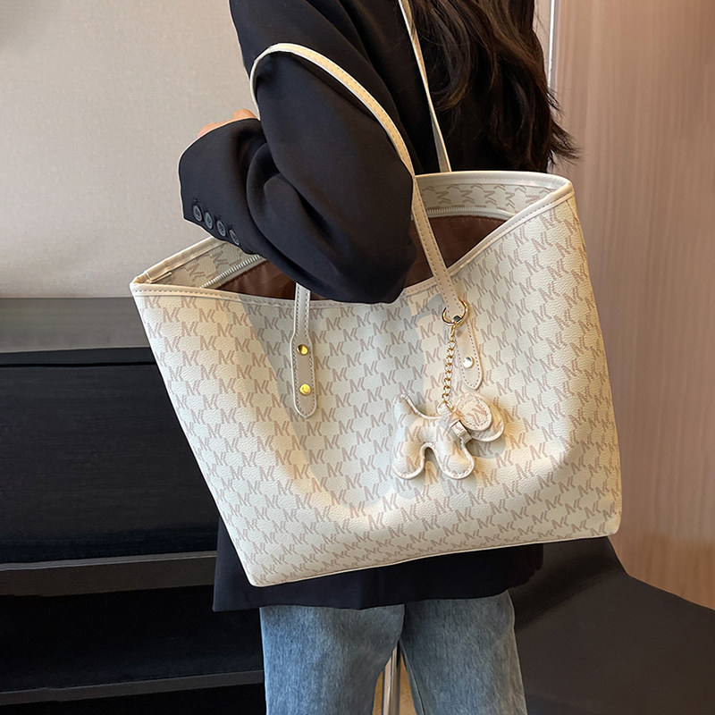 Маленькая сумка-тоут для студентов колледжа c & k, большая вместительная сумка, женская новинка 2025 года, сумка на одно плечо, сумка для подмышек