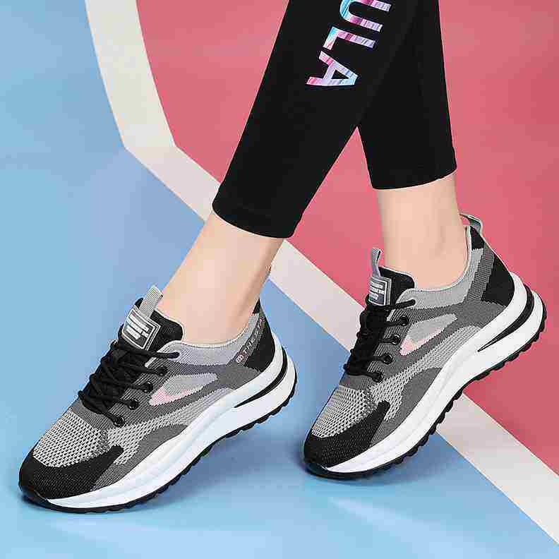 New women's casual shoes lightweight spring and autumn mesh sports soft bottom comfortable middle-aged and elderly mother shoes daddy travel
