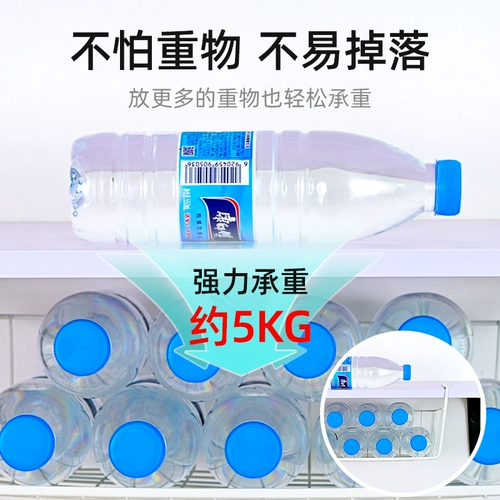 Под столами, студенты подвесной корзины живут в школьной спальне