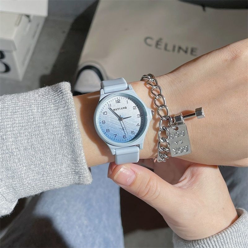Exam-Specific Watch for Female High School Students, Analog Style for Class Timekeeping, Youthful Campus Aesthetic, Quartz Watch That Makes the Skin Look Fairer