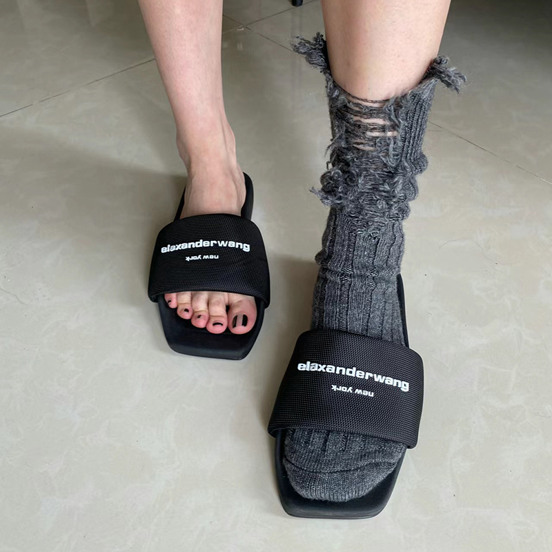 Women's Platform Slippers for Outdoor Wear, 2026 New Style, Beijing Slippers for Autumn and Summer, Beach Shoes, Waterproof Platform, Square Toe, Slip-On