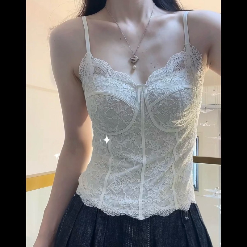 French-Style Pure Desire Autumn and Winter Slim-Fit Fishbone Lace Camisole Bra with Built-In Bra Pads, Light Luxury Lingerie That Can Be Worn as an Outer Top French-Style Pure Desire Autumn and Winter Slim-Fit Fishbone Lace Camisole Bra with Built-In Bra Pads, Light Luxury Lingerie That Can Be Worn as an Outer Top
