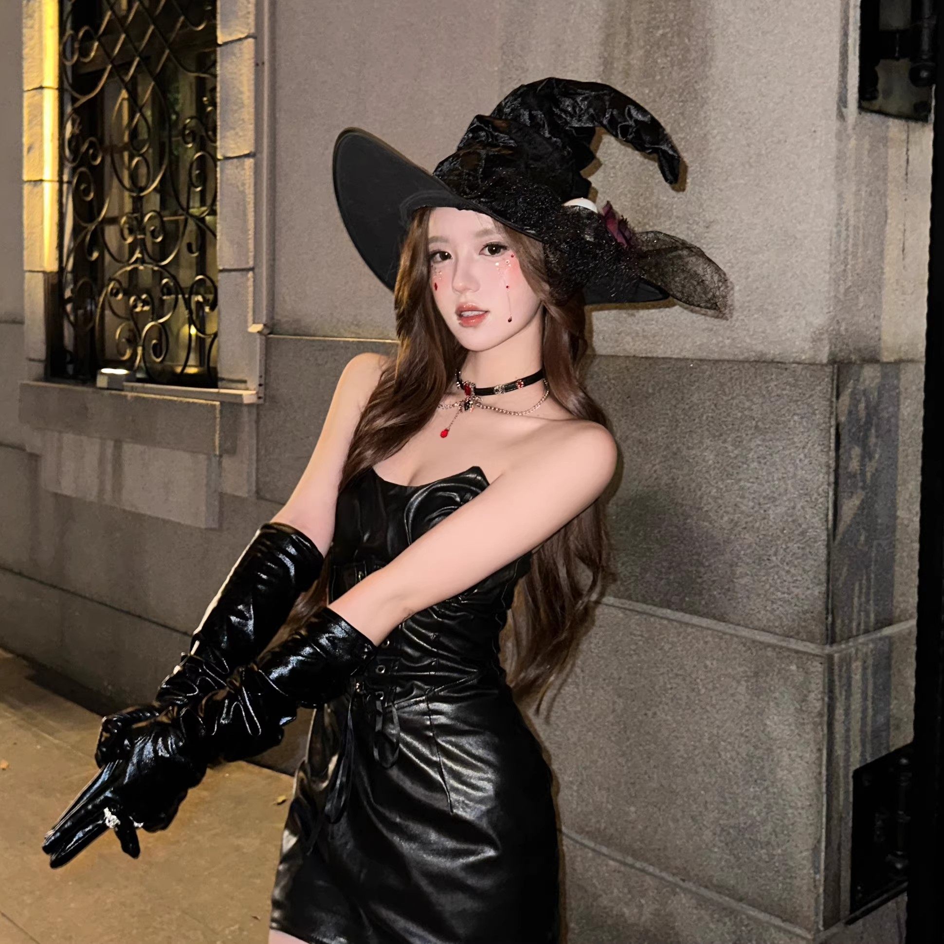 Halloween costumes: dark and sexy dress, leather skirt set, little devil cosplay uniform, catwoman outfit.