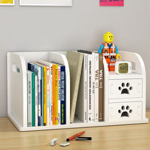Small bookshelves placed on the windowsill Bedside Tatami Bed desks on multiple layers of shelves The shelves are laid on top of the table.