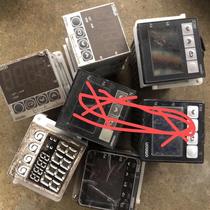 There are 5 temperature controllers left 3 are normal and the other 2 are functional. Negotiable price.