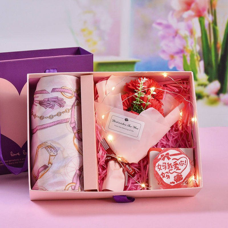 Thanksgiving birthday gift is practical, especially for mothers, mothers-in-law, creative gratitude, surprise, high-end silk scarf gift box