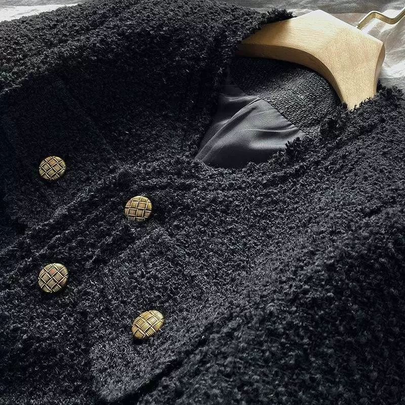 Черная короткая осенняя куртка, брендовая с длинным рукавом, стиль Chanel, 2024 год