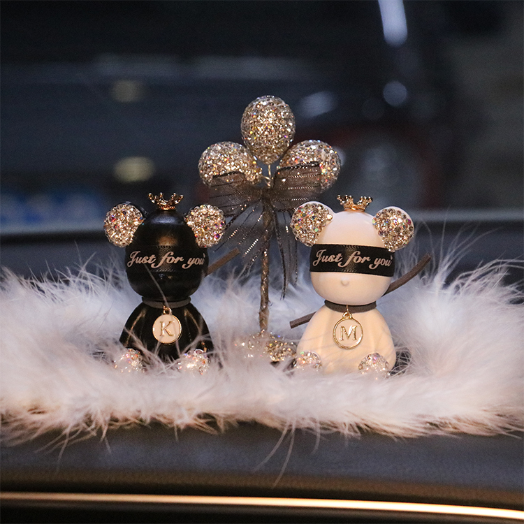 Net red diamond-studded bear car ornaments letter plaster aromatherapy car dashboard crown perfume seat car interior decoration