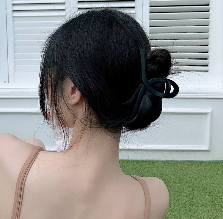 Black grab clip medium new shark clip female summer hair clip back head grab clip clip size hair accessories hair clip