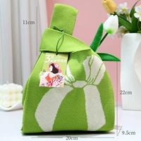 Подарочный пакет богини - зеленый лук + букет