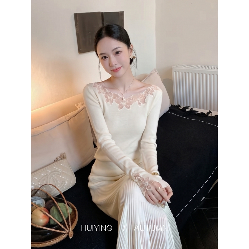 French-Style High-End Lace-Trimmed Knitted Top for Women, New Autumn Design, Inner Layer Base Shirt with Unique Design French-Style High-End Lace-Trimmed Knitted Top for Women, New Autumn Design, Inner Layer Base Shirt with Unique Design