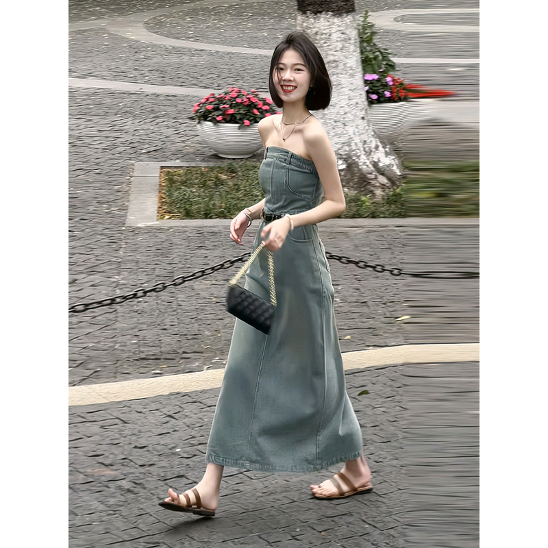 Retro Washed Denim Tube Top Dress for Women, Summer Sleeveless Slit Waist Skirt, Elegant and High-End Long Skirt