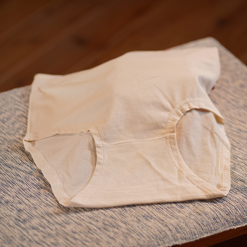 Home under the Mountain [Red Underwear] Organic Cotton Plant-Dyed High-Waisted, Non-Restrictive, Comfortable, Breathable, Stretchy and Natural