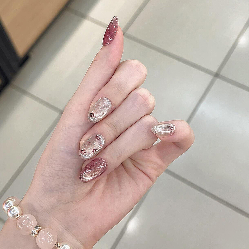 High-End Vintage Style Glass Beads with Golden Cat's Eye Effect, Handmade Nail Art with Floral Sequins, Elegant Nail Stickers