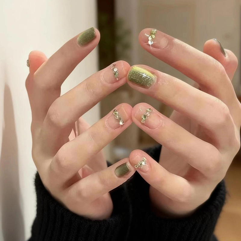Olive Green Gold Cat-Eye High-End Handmade Short Nails for Commuting, Brightening Complexion, Detachable Fake Nail Tips Olive Green Gold Cat-Eye High-End Handmade Short Nails for Commuting, Brightening Complexion, Detachable Fake Nail Tips