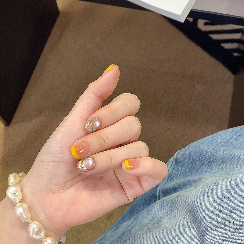Summer Orange-Yellow Manicure, Pure Handmade Wearable Nails with Dried Flowers, High-End Niche Design, Brightening Effect, Removable Fake Nail Patches
