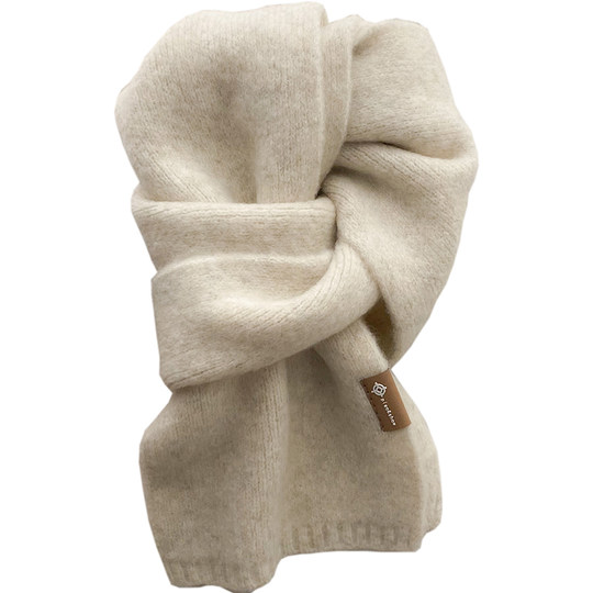 High-end Korean style versatile small scarf for women in autumn and winter soft and waxy knitted imitation cashmere neck scarf 2022 new trend