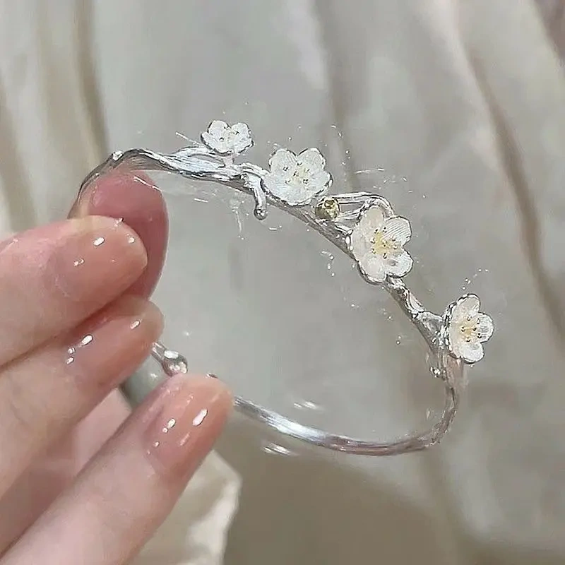 Camellia Bracelet Physical Store New Product Bracelet Stall Jewelry Simple Classic Bracelet Versatile Elegant New Bracelet