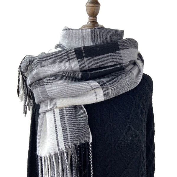 Black and White Checkered Scarf for Women, Autumn and Winter Korean Retro Shawl, Japanese Style Student Faux Cashmere Warm Thickened Neck Scarf for Men, Trendy