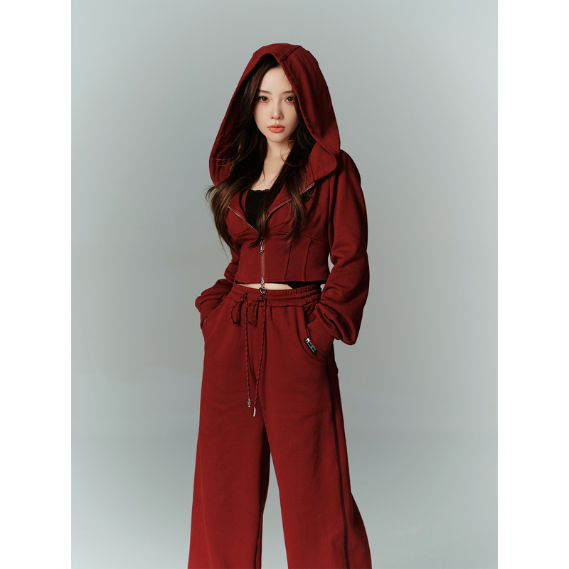 【Clearance Sale Special】【Cool and Stylish】Elegant Sporty Slimming Outfit New Year Red Jacket Inner Layer 【Clearance Sale Special】【Cool and Stylish】Elegant Sporty Slimming Outfit New Year Red Jacket Inner Layer