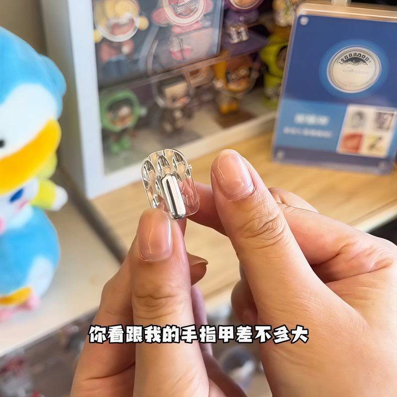 【Ultra Mini】Thumb-Sized Sticky Hooks, No-Drill Adhesive Hooks, Wall-Mounted Storage Rack for Behind Doors 【Ultra Mini】Thumb-Sized Sticky Hooks, No-Drill Adhesive Hooks, Wall-Mounted Storage Rack for Behind Doors