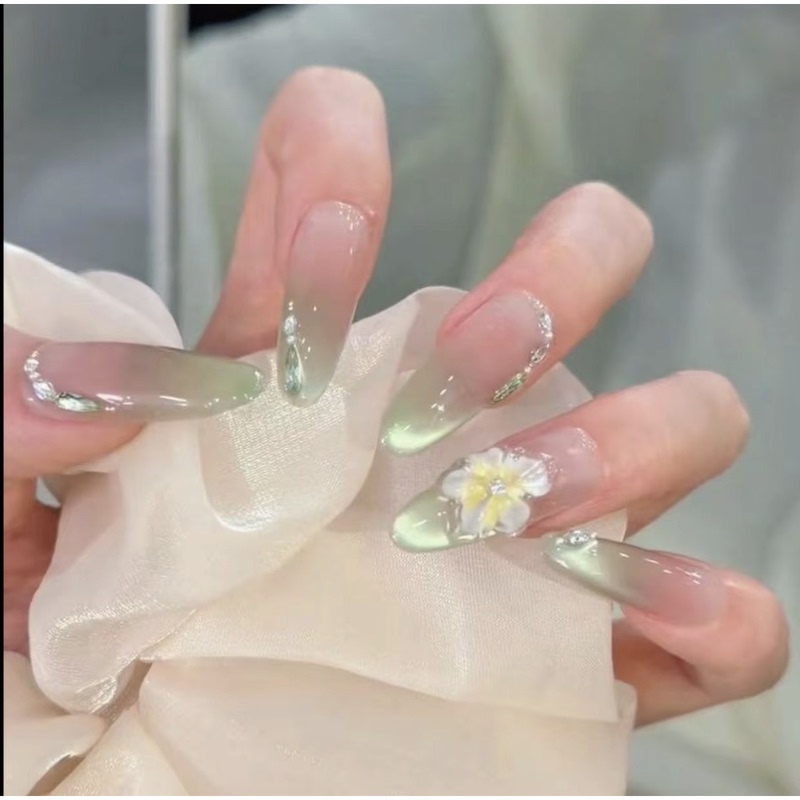 【Frozen Jasmine】Cat's Eye Carved Flower Handmade Wearable Nails Medium Length 2026 New High-End Fake Nail Stickers 【Frozen Jasmine】Cat's Eye Carved Flower Handmade Wearable Nails Medium Length 2026 New High-End Fake Nail Stickers