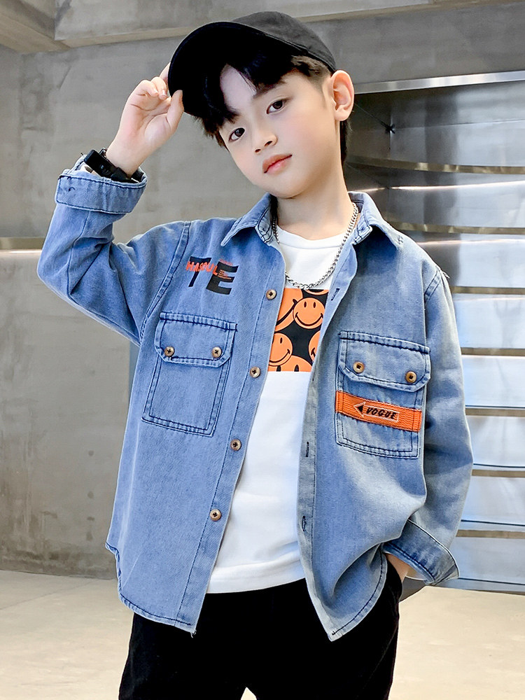 Boys denim shirt spring and autumn handsome and fashionable fried street Korean version children's autumn shirt jacket 2022 new trend